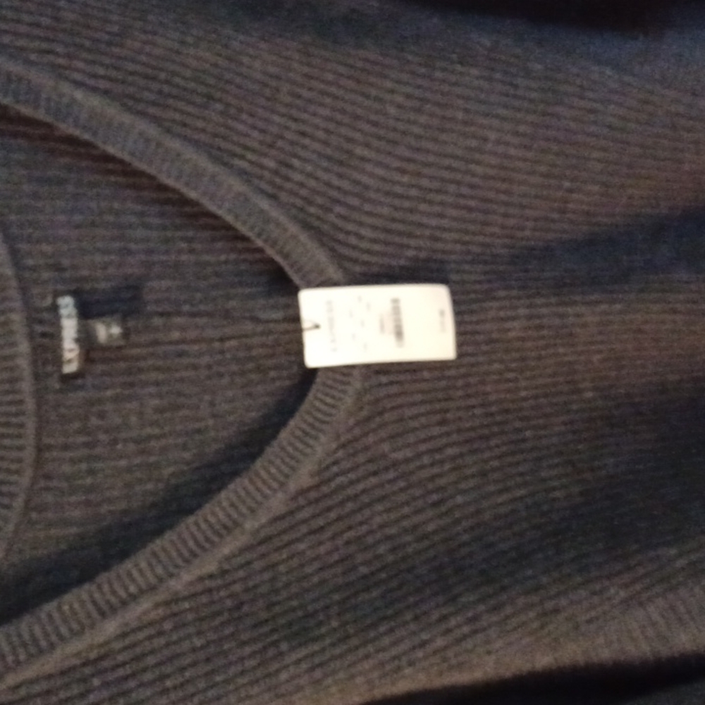 Sweater - Picture 4 of 4
